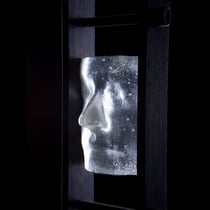 Die Schwierigkeit das gläserne Gesicht zu wahren, 55 x 12 x 12 cm