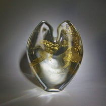 GANZ BEI MIR I, 2022, 22 x 18 x 10 cm