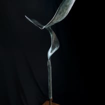 markus priller, o.t., 2/5, 2023, height 41,5 cm, bronze/iron base – erlas galerie