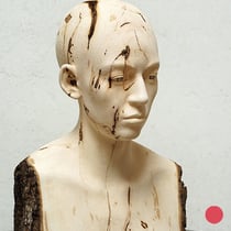 bruno walpoth, "meret", 2022, 41 x 31 x 26 cm, pear – erlas galerie