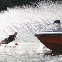 Photographie de sport ski nautique freestyle compétition championnats nationaux et internationaux 