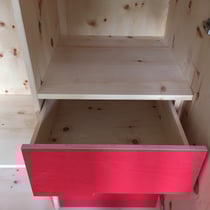 Arvenschrank mit Schubladen