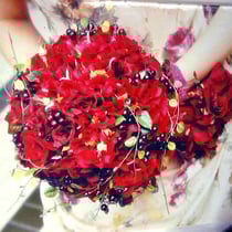 ￥20000（ブートニア込）  28×30x23　アートフラワーラウンドブーケ