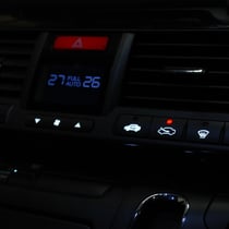 ＨＯＮＤＡ　エリシオン　ＲＲ２　フロントエアコンパネルＬＥＤ打替