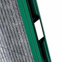 Detalle de mosquitera plisada (sujección a pared)