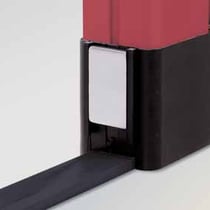 Detalle de mosquitera puerta lateral (carril guía sin tropiezos)