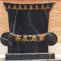 Trono imitación mármol, Carra para Teatro