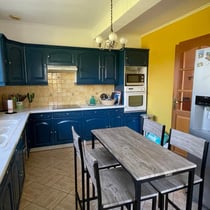 cuisine spacieuse aménagée et équipée 