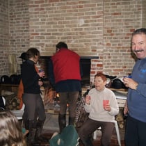 Le coin cheminée de la hutte