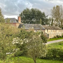 Vue sur la Ferme Relais de la Baie de Somme et les 3 gîtes