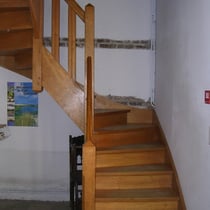 l'escalier pour l'étage Ferme Relais de la Baie de Somme gîtes de groupe baie de somme