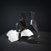 Edelsteen object - rode jaspis, hematiet op kwarts met roestvrijstaal - www.friedawaanders.nl