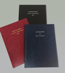 Hardcover Bindung mit Titelprägung für Bachelorarbeit oder Masterarbeit