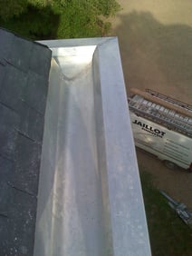 chéneau zinc sur couverture ardoise