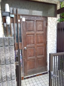 玄関塗装　塗装工事　佐倉市　リフォーム　施工前　リフォーム　佐倉市　千葉　スリーエイトホーム