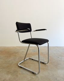 Atelier van Lieshout AVL shaker barkruk moooi barstool