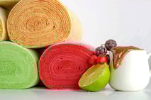 bolo de rolo, roll cake, dessert, chocolate, caramel, tropical fruits, red berries, table decoration, brazil, recife, where to eat