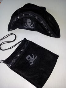 Piratenhut und Tasche mit Reissverschluss, Fr.9.-