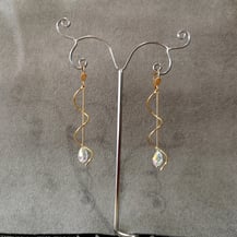 Boucles d'oreille plaqué or et perle cristal