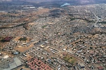 Blick aus dem Flugzeug auf das Zielgebiet