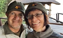 Na, sind sie nicht schön, unsere "Kopfpariser"? (Ein Selfie ist gar nicht so einfach, wenn man keine Übung damit hat.)