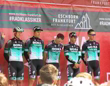 Bora hansgrohe mit P. Ackermann (1.v.l.) und E. Buchmann (2.v.r.)