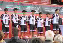 Sunweb mit M. Matthews (1.v.l.) und M. Wahlscheid (1.v.r.)