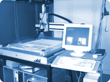 CNC-Tischfräse zur mechanischen Bearbeitung von Gehäuseteilen