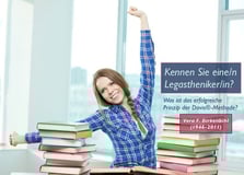 Symbolbild: Frau mit Büchern