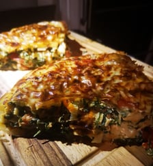 Surimi Filo Teig Tarte mit grünem Kohl - Caldo Verde - und rotem Thai Curry