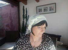 Photo de la bulle d'hair représentant la réalisation d'un nouage foulard lors d'une perte de cheveux