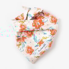 Hundehalstuch mit Blumen