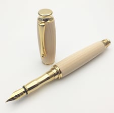 エフスタイル　ハンドメイド　メイドインジャパン　日本製　銘木　温もり　心 贈りもの　入学　 就職　お祝い　プレゼント　父の日　ギフト　母の日　敬老の日　ご褒美　男　こだわり　回転式 　ウッド　おしゃれ　おすすめ　オフィス　オリジナル　かわいい　岐阜　クラフト 　手づくり　 クリスマス　 日本　 ネット　 ペン 　ボールペン 　メンズ 　ステキ 　 会社 　工房 　高級 　細工 　作家 　作品 　手作り 　種類　小物　職人　人気　製品　専門　珍しい　通販　ファッション　文具　万年筆　面白い　木　木製