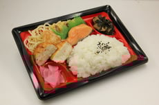 鮭弁当　　　￥650