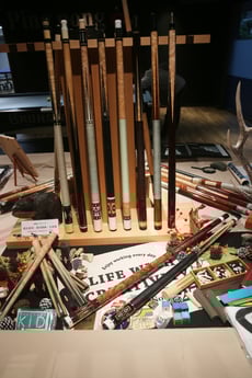 手前に置かれた2本のジョシュ・トレードウェイは…………