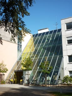 Fischer Metallbau GmbH Freihängende Stahl-Fassade