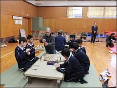 ものづくりの魅力発信講座　ミニ畳製作のようす