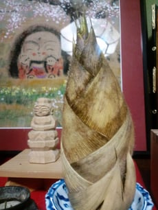 ほとけさまにも春の味覚たけのこを