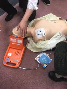 スタッフ研修 茨木市 永井歯科医院 緊急時の対応講習会