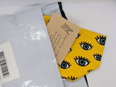 Emballages et supports de communication réemployés