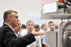 Erste Live-Demonstration des DCIM-Prototypen durch Exipnos-Geschäftsführer Peter Putsch. Foto: Formation01.com