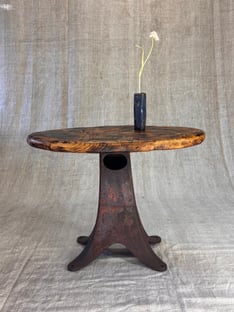 Wolfgang Wallner Wohnskulptur und Kraftobjekte, ovaler Beistelltisch