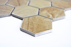 Mosaico esagonale marrone