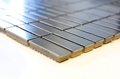 mosaico a mattoncino effetto metallo