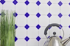 mosaico ceramica ottagono bianco blu cobalto