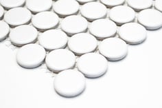 mosaico rotondo in ceramica bianco mat