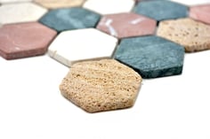 mosaico esagono in marmo Bianco, Verde, Travertino, Rosso