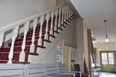 旧氷上高等小学校校舎階段