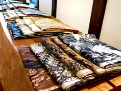 戸津薫子　更紗展　展示の様子