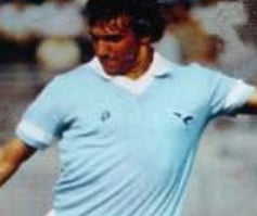 Heimtrikot. Ohne Sponsor.